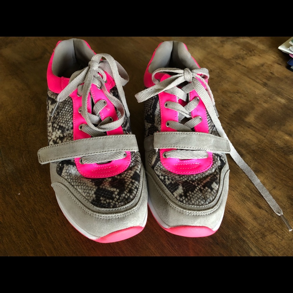 Funky guess shoes